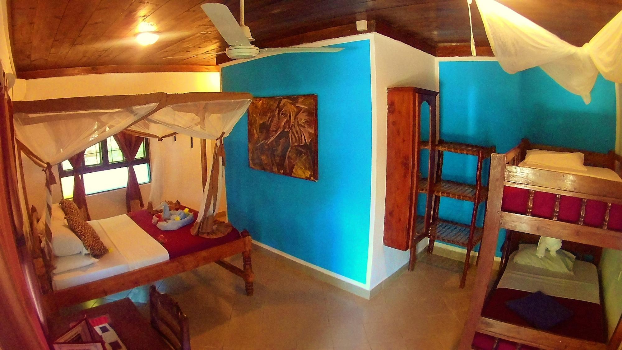 Waikiki Resort Pwani Mchangani Exterior photo