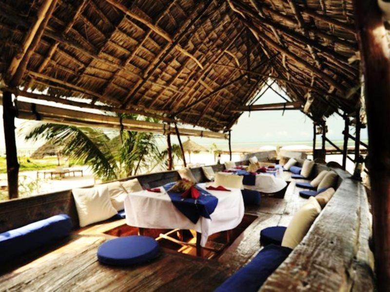 Waikiki Resort Pwani Mchangani Exterior photo