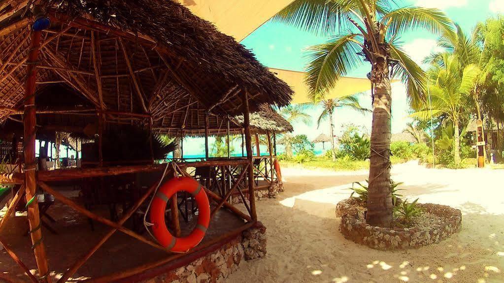 Waikiki Resort Pwani Mchangani Exterior photo